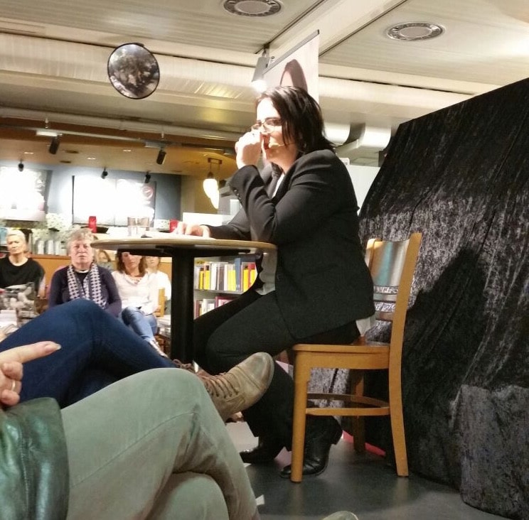 17.11.2015: Petra Bock stellt MINDFUCK. Job vor