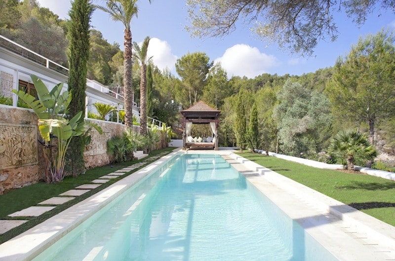 ©TOP HILL Retreats | Villa In Ibiza (Pool) ©TOP HILL retreats | Villa Ibiza (Swimmingpool)
